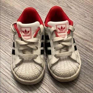 Boys Adidas 6k shoes